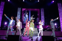 超特急と山崎育三郎。（撮影：深野輝美）