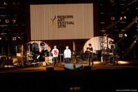 「Reborn-Art Festival 2019」の音楽イベント「転がる、詩」の様子。