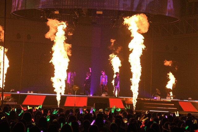 人気画像1位は「カジノの四天王・浦島坂田船に1万7000人のcrew熱狂、うらたぬきが母に感謝」より、「浦島坂田船 SUMMER TOUR 2019 ～浦島theカジノ船 俺たち愛＄、今夜お前とBETイン～」最終公演の様子。（撮影：小松陽祐［ODD JOB］、堀卓朗［ELENORE］）