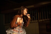 「ADACHI KANA 20th BIRTHDAY PARTY」の様子（Photo by Kohei Igarashi）