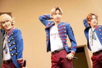 左から末吉9太郎、TAKA、春斗。（撮影：牛島康介）