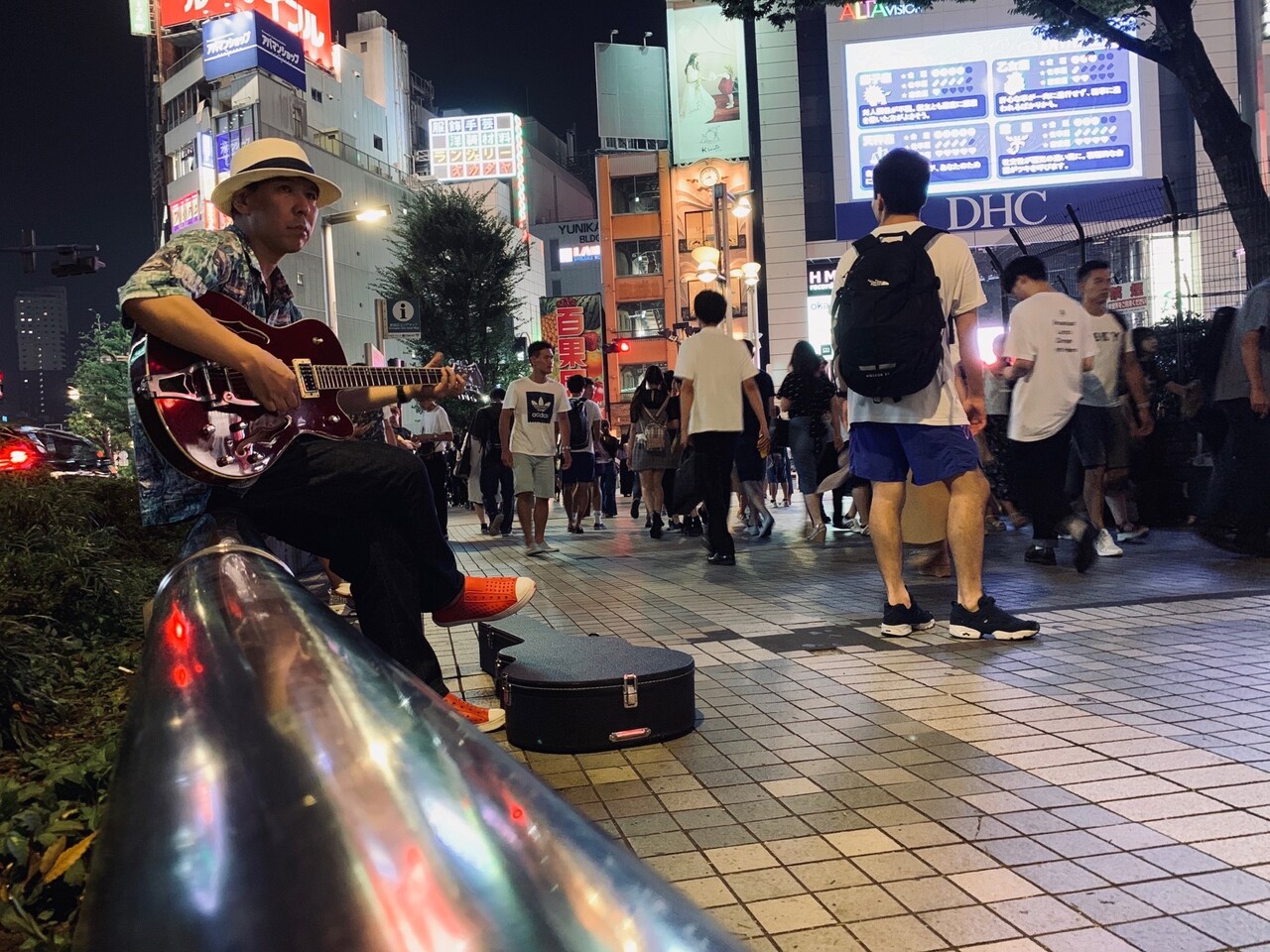 豊田道倫が東京を離れ地元大阪へ、はなむけとしてカンパニー松尾撮影のライブ動画公開
