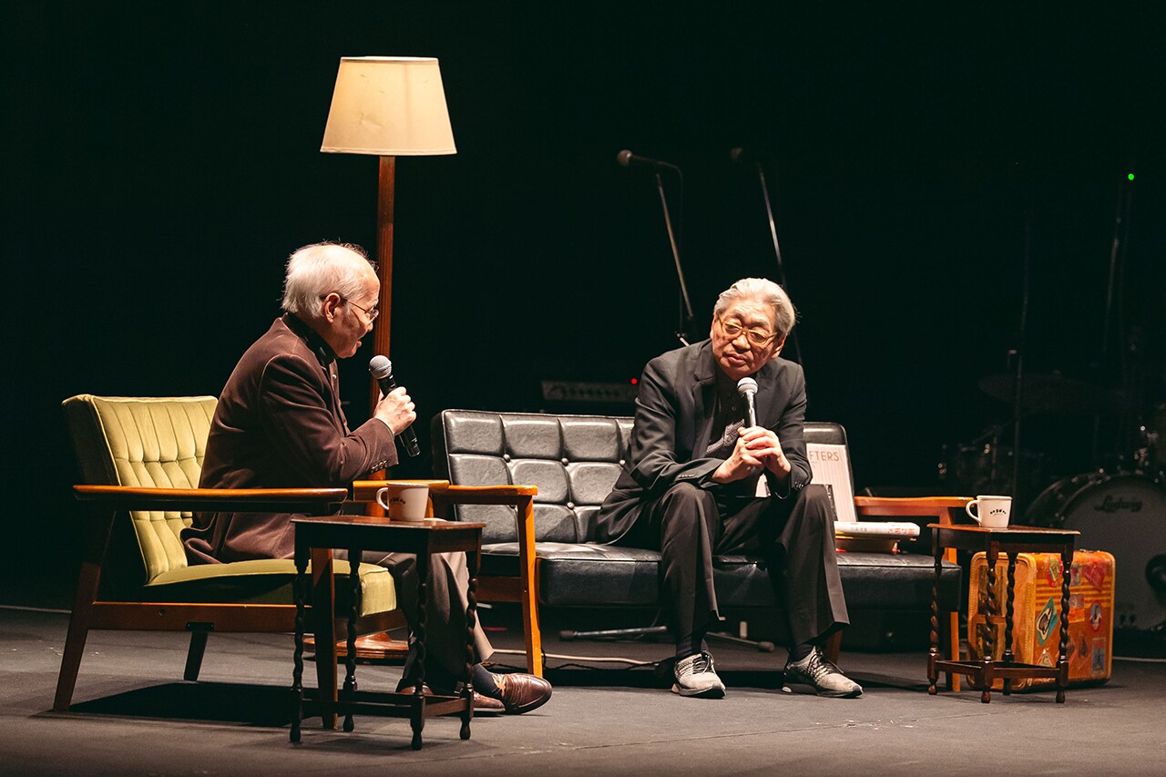 左から川添象郎、細野晴臣。（Photo by Miki Azuma）