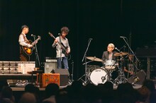 左から福原音、細野ゆうた、細野晴臣。（Photo by Miki Azuma）