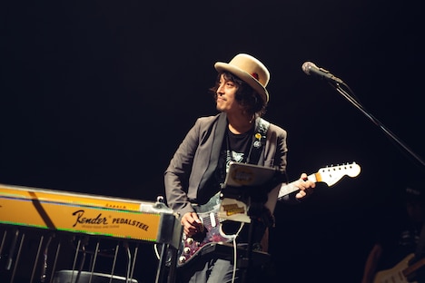 The Eight Beat Comboの高田漣（G）。（Photo by Miki Azuma）