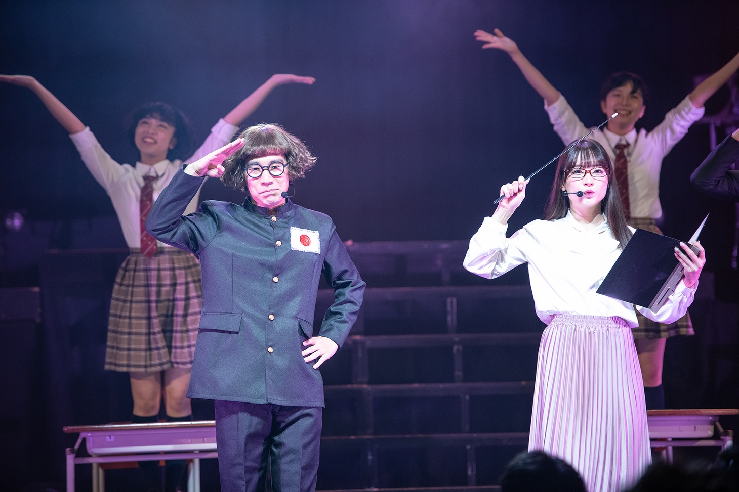 「CAN YOU SPEAK JAPANESE?」のワンシーン。