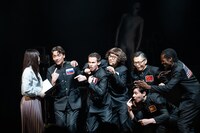 「CAN YOU SPEAK JAPANESE?」のワンシーン。