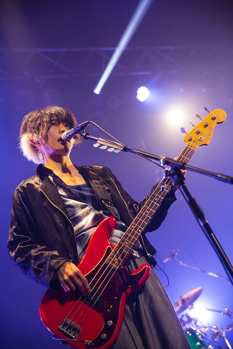 長谷川カオナシ（B）（撮影：冨田味我）