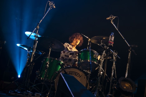 小泉拓（Dr）（撮影：冨田味我）