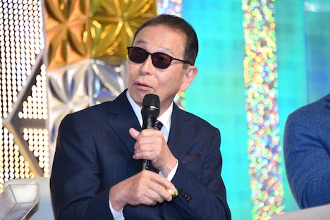 「ウンチ光るよね？」と高橋茂雄に尋ねるタモリ。