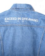 「#MOREMORE_EXID」オリジナルデニムジャケットのバックプリント。