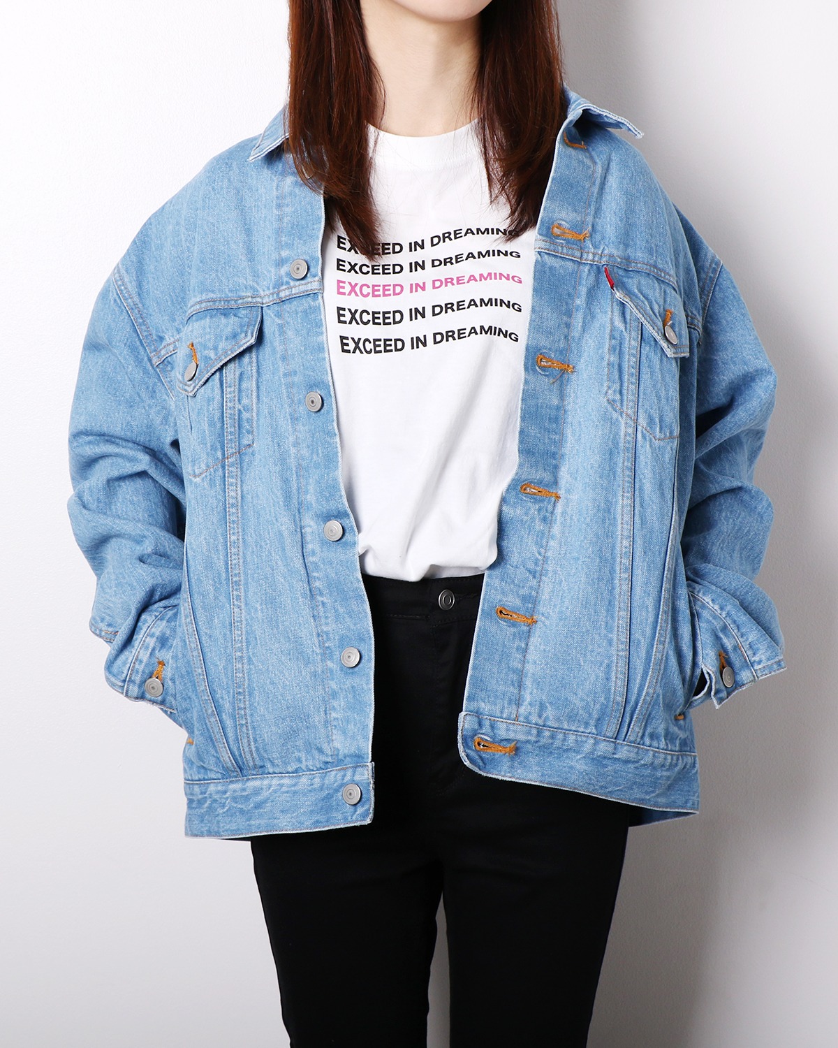 「#MOREMORE_EXID」オリジナルデニムジャケット着用写真