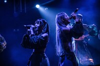 左からナーナナラ、レーレ。（撮影：稲垣謙一）