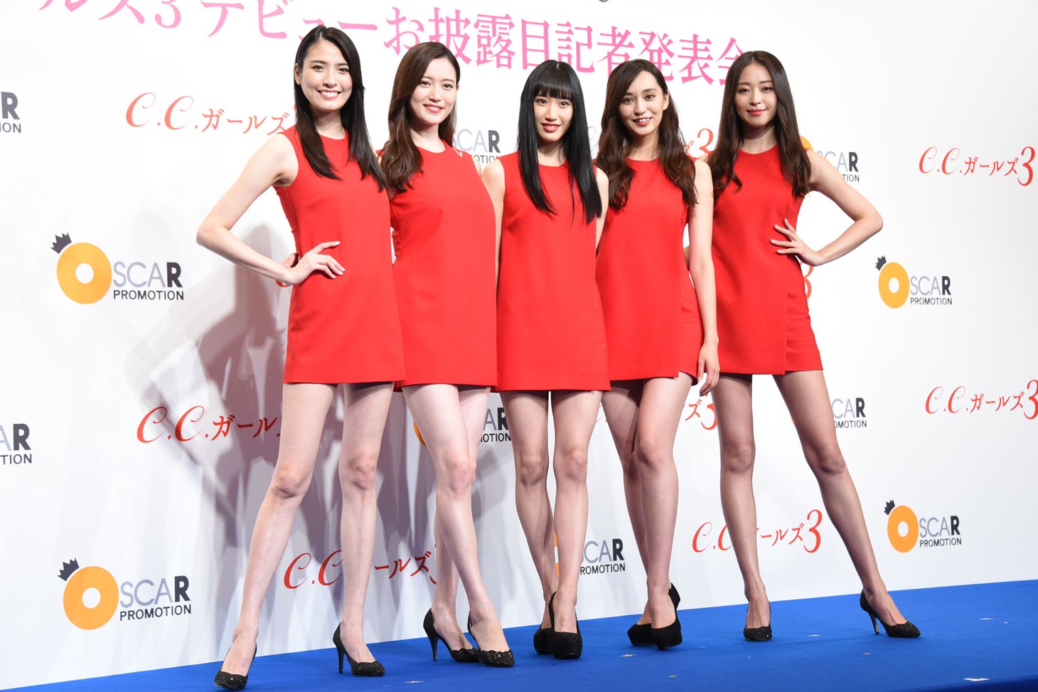 C.C.ガールズ3。写真は9月のデビューお披露目会見時のもの。