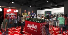 「WANIMA POP UPSIDE DOWN」店内のイメージ