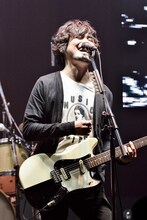 山中さわお（Vo, G）（撮影：橋本塁＜SOUND SHOOTER＞、玉井信吾）