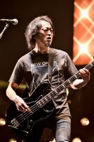 有江嘉典（B / VOLA & THE ORIENTAL MACHINE）（撮影：橋本塁＜SOUND SHOOTER＞、玉井信吾）