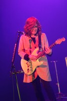 本城聡章（G）（写真提供：徳間ジャパンコミュニケーションズ）