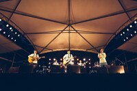 「日南市合併10周年記念 “HATA EXPO” in 飫肥城下町」より。（写真提供：オーガスタレコード）