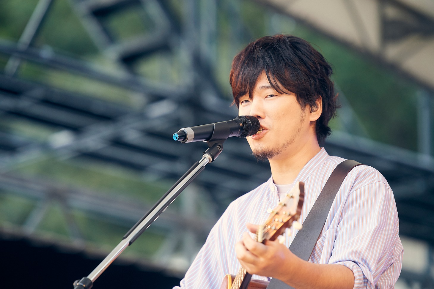 秦基博（写真提供：オーガスタレコード）