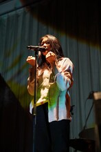 「NEWTOWN 2019」でパフォーマンスする和田彩花。（写真提供：YU-Mエンターテインメント）