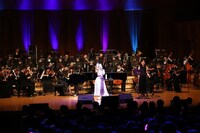 悠木碧「レナトス」の様子。（写真提供：日本コロムビア）