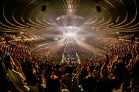 「フジファブリック 15th anniversary SPECIAL LIVE at 大阪城ホール 2019『IN MY TOWN』」の様子。