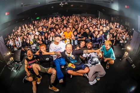 SHADOWS「SELL'EM ALL TOUR II」東京・TSUTAYA O-WEST公演の様子。(Photo by TAKASHI KONUMA)