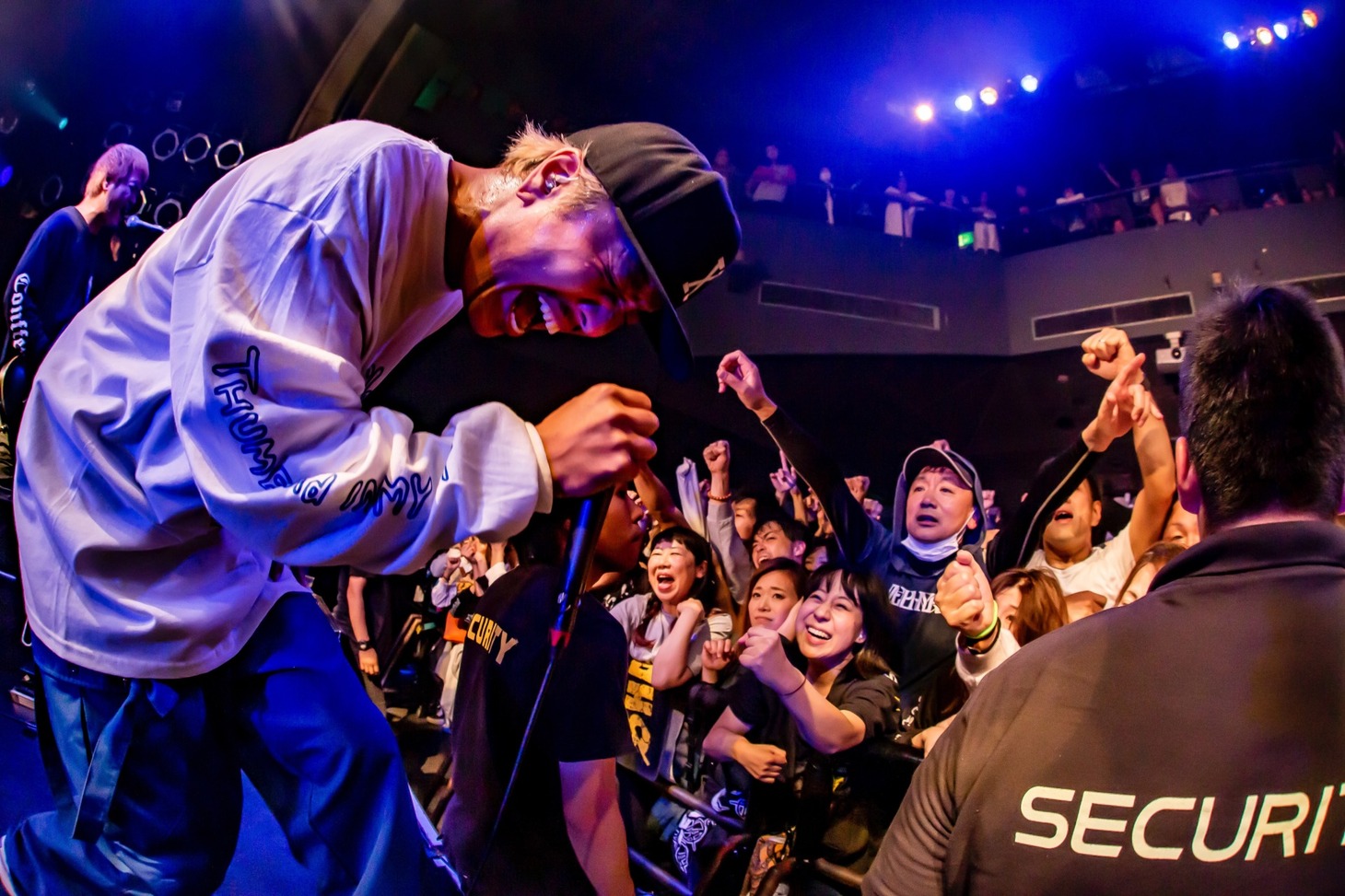 Hiro（Vo）（Photo by TAKASHI KONUMA）