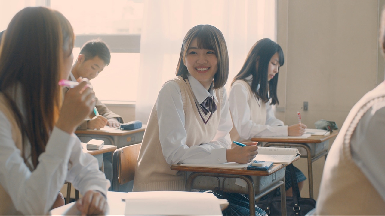 「ココイチ de もっと HAPPY!キャンペーン」テレビCMのワンシーン。(c)Seed&Flower LLC