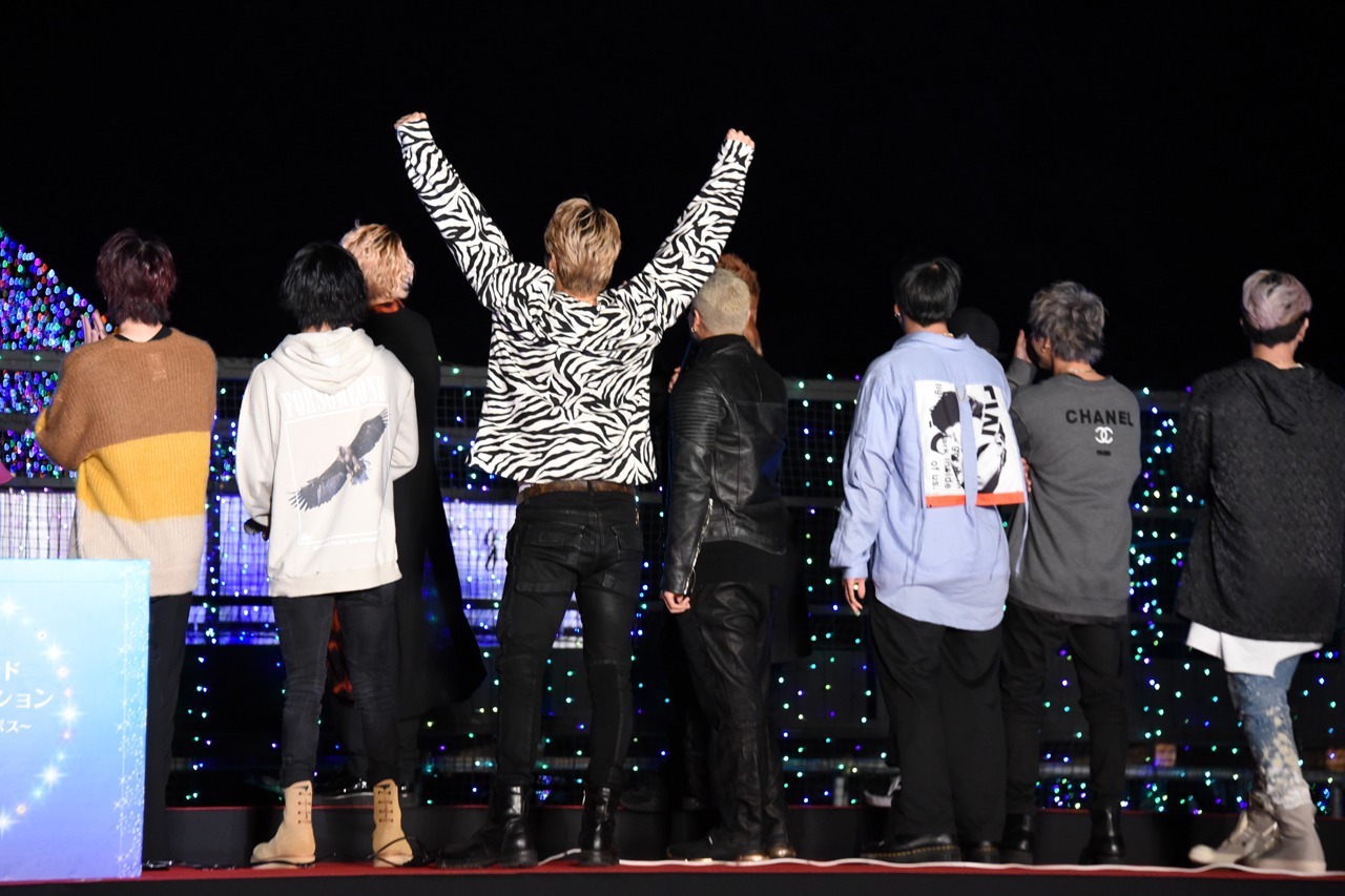 「ジュエルミネーション」を見て喜ぶTHE RAMPAGE from EXILE TRIBEメンバー。