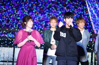 左から吉田沙保里、長谷川慎。