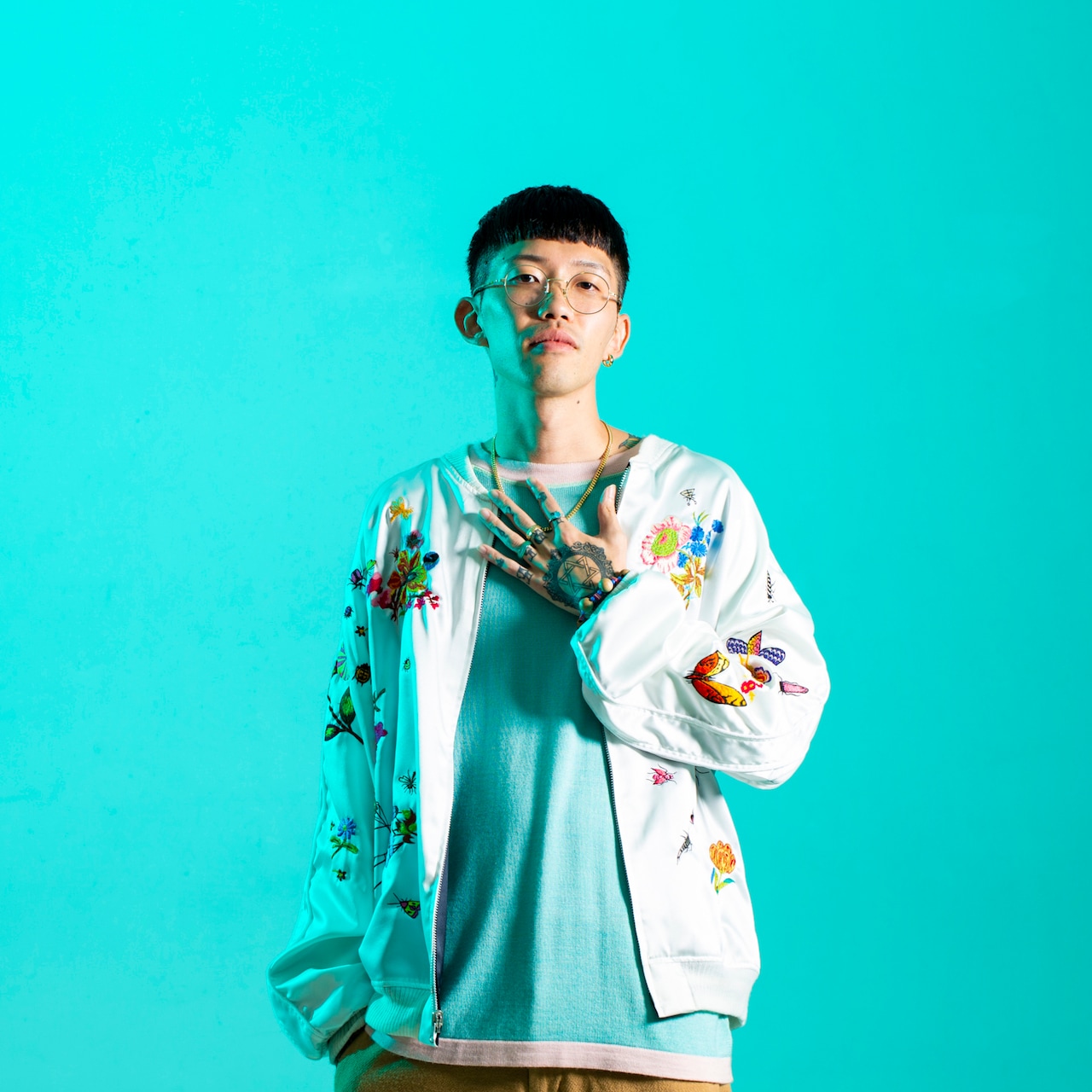 YelladigosのPEAVIS、田我流やGottzら参加した1stソロアルバム配信スタート