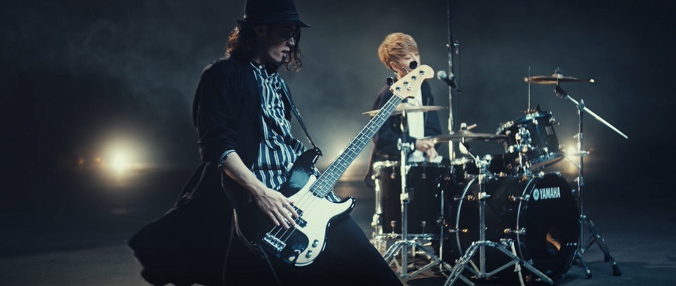 Thinking Dogs「SPIRAL」ミュージックビデオのワンシーン。