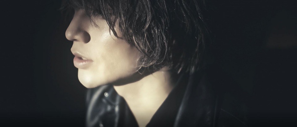 Thinking Dogs「SPIRAL」ミュージックビデオのワンシーン。