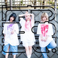 フォトプリントBIG-Tシャツを着用したゆるめるモ！。