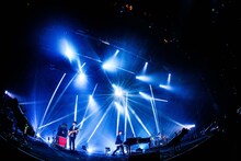 WEAVER「10th Anniversary Live 最後の夜と流星～We're Calling You～」の様子。