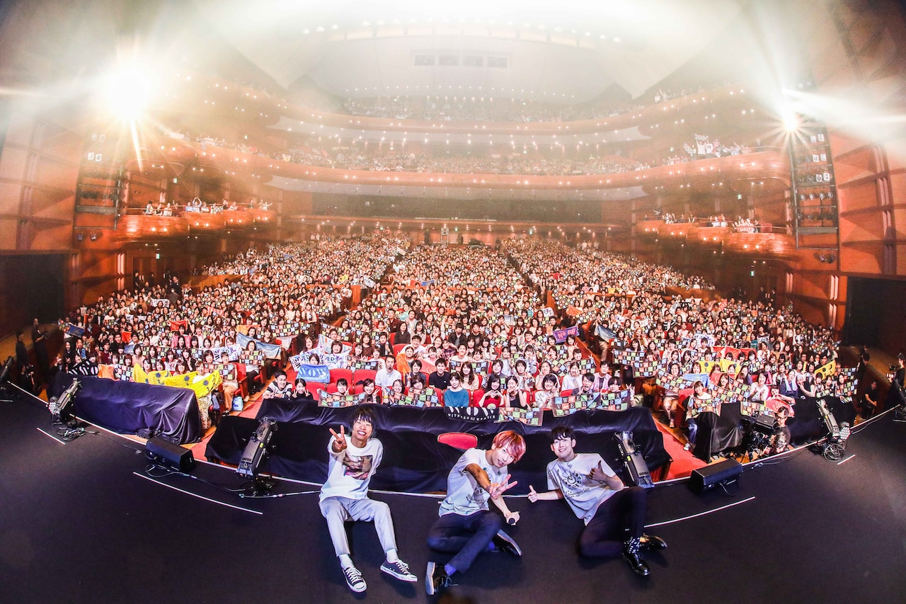 WEAVER「10th Anniversary Live 最後の夜と流星～We're Calling You～」の様子。