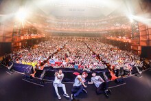 WEAVER「10th Anniversary Live 最後の夜と流星～We're Calling You～」の様子。