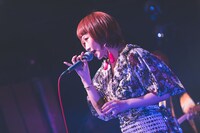 理姫（Vo）（撮影：真島洸）