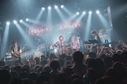 「アカシック ラストワンマンライブ ~愛しき実話~ 東京編」の様子。(撮影:真島洸)