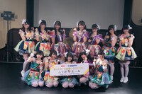 虹のコンキスタドールの定期公演「Zepp Tokyoへの道～中級編～」の様子。（写真提供：キングレコード）