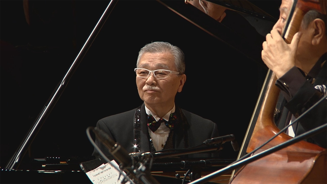 大塚善章（Piano）（写真提供：株式会社 写楽）
