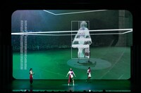 「Body - Analysis」のパフォーマンスの様子。（撮影：上山陽介）