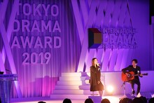 「inside you」を歌うmilet。（写真提供：ソニー・ミュージックレーベルズ）