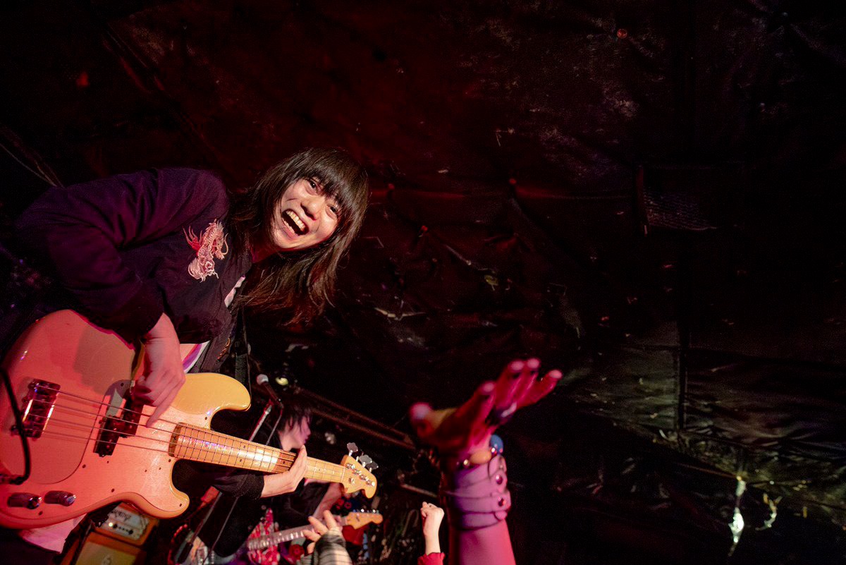 長島アキト（B / 本棚のモヨコ）（撮影：柴田恵理）