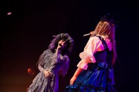 左からmanaco、メイリア（Vo / GARNiDELiA）。（撮影：冨田味我）