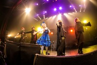 SHARE LOCK HOMESとメイリア（Vo / GARNiDELiA）。（撮影：冨田味我）