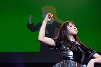 東雲めぐと踊る中山莉子。