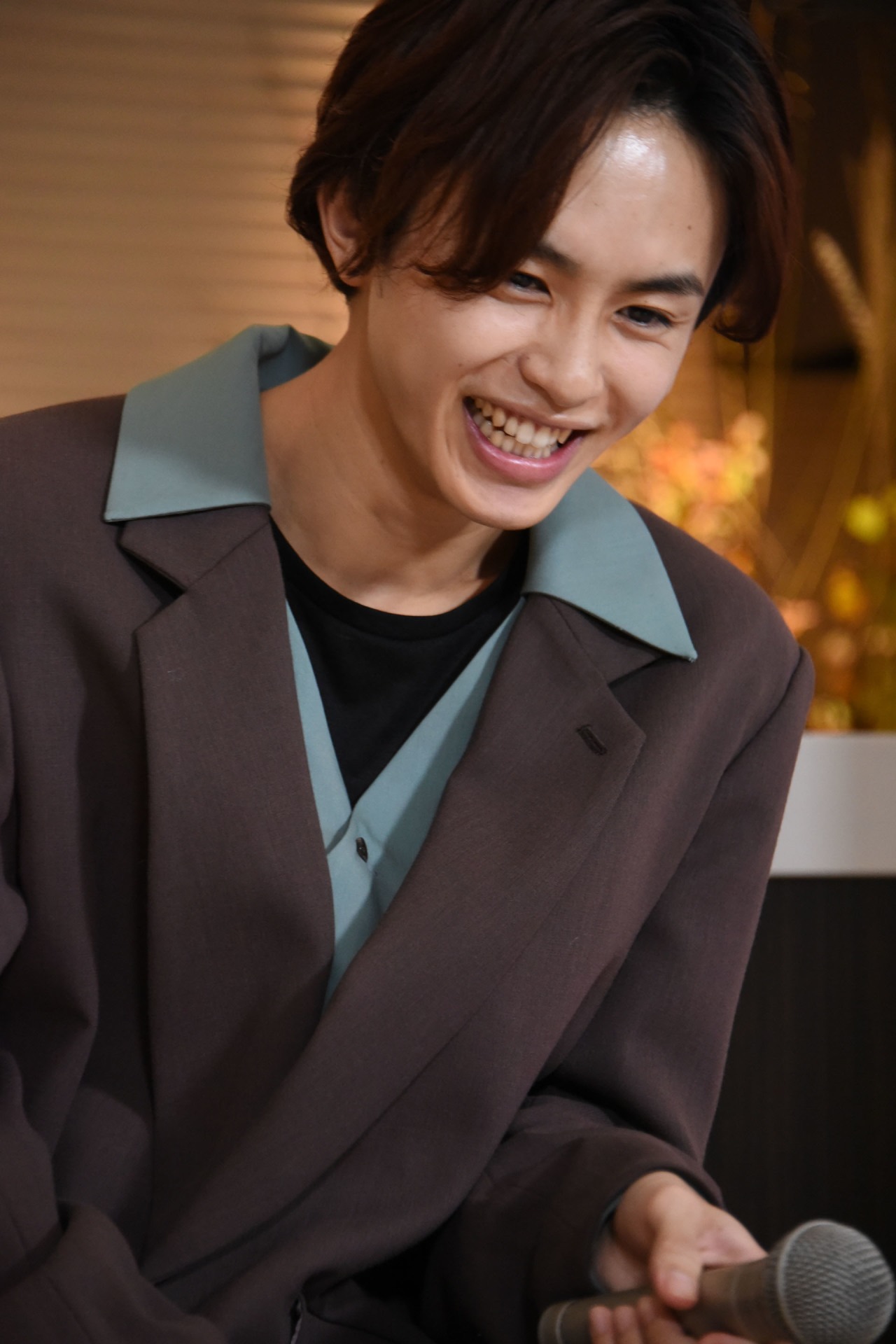 笑顔の草川拓弥（超特急）。